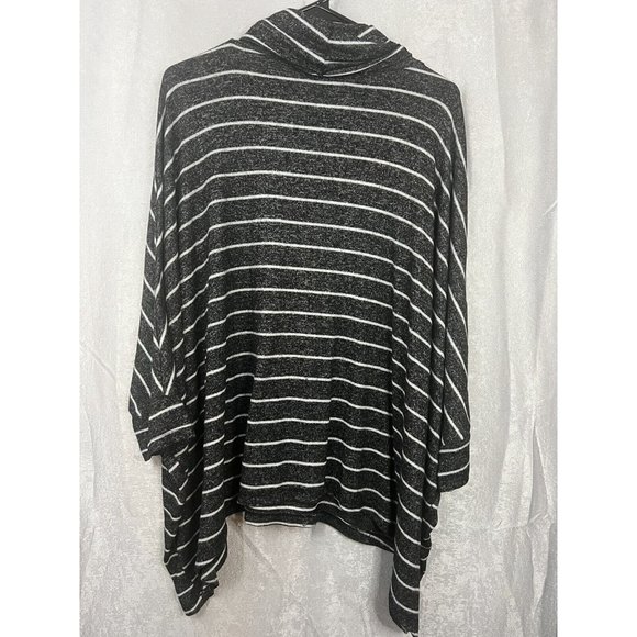 Maurices Over Sized Sweater Top Sz S/M Black/White Short Sleeve Cowl Neck Knit P - Picture 5 of 10